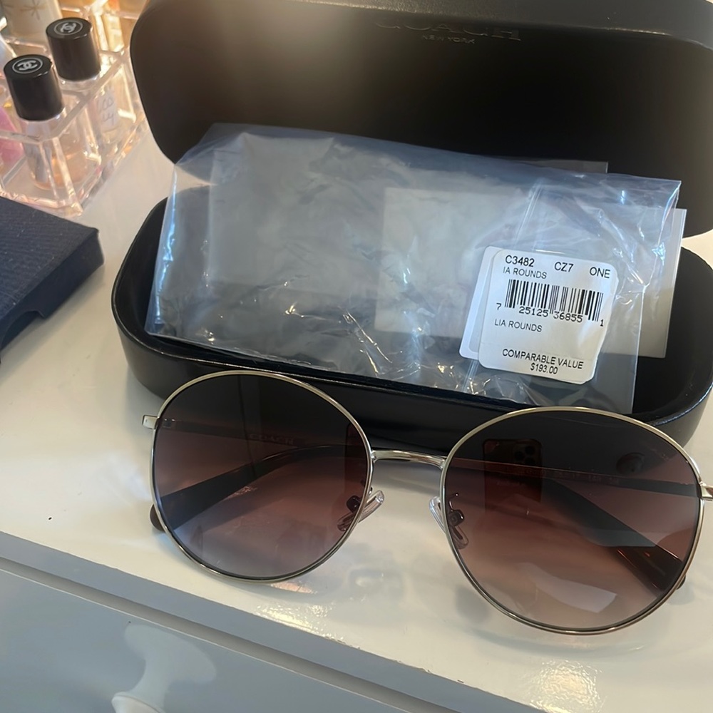 Brand new coach glasses comes with case and tag $100 only